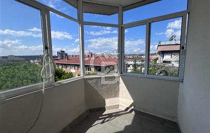 Acıbadem 'de Geniş Teraslı 4+1 Dubleks Boş Satılık Daire