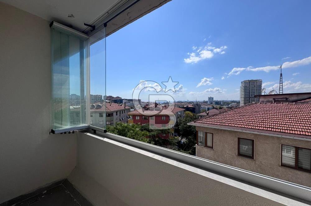 Acıbadem 'de Geniş Teraslı 4+1 Dubleks Boş Satılık Daire