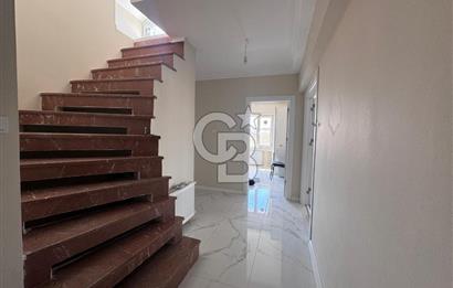 Acıbadem 'de Geniş Teraslı 4+1 Dubleks Boş Satılık Daire