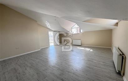 Acıbadem 'de Geniş Teraslı 4+1 Dubleks Boş Satılık Daire