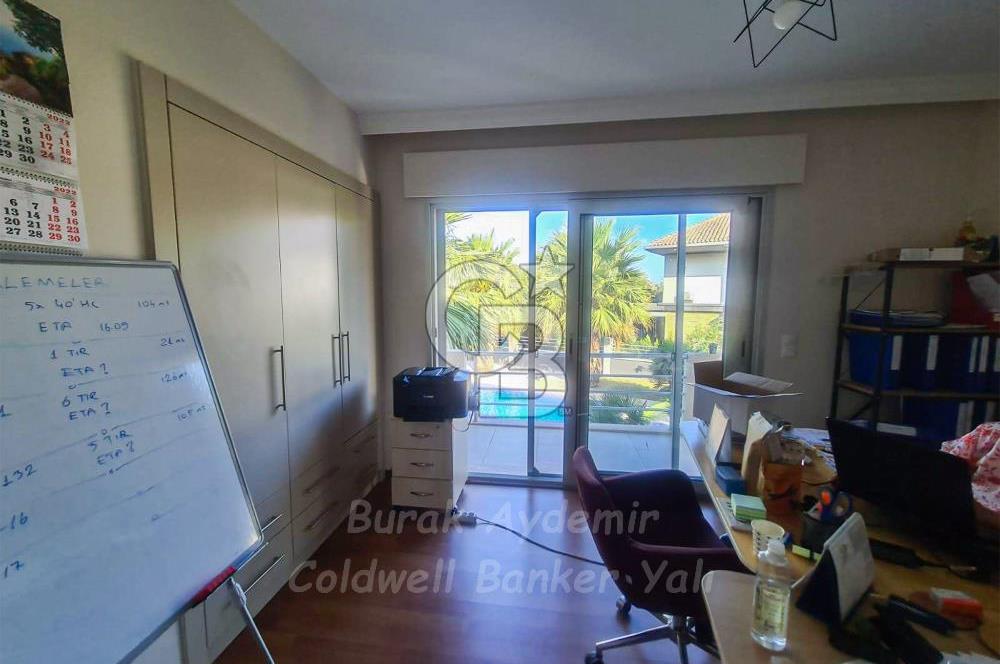 Güzelbahçe Kahramandere Mah. Mimarka Uğur Sitesi Havuzlu Satılık Villa