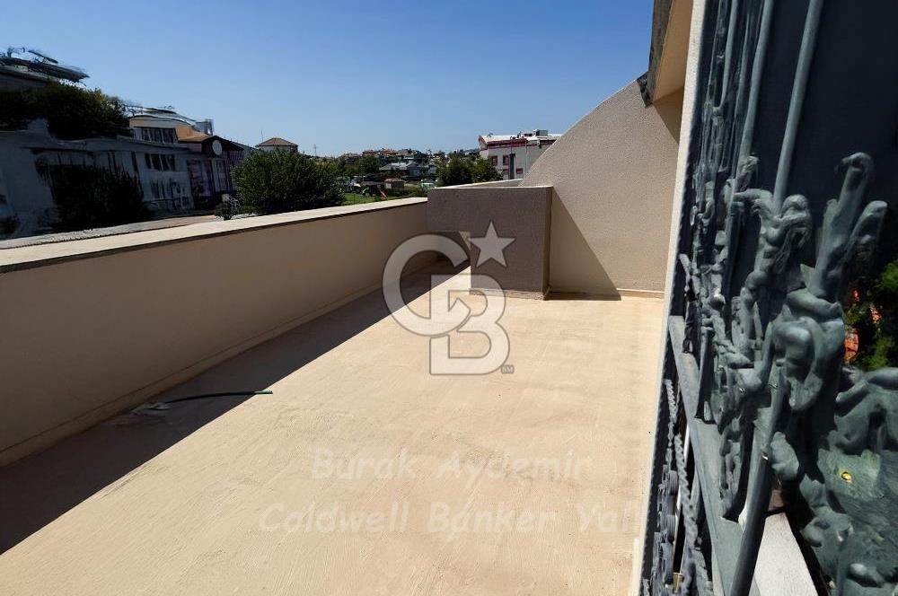 Güzelbahçe Kahramandere Mah. Mimarka Uğur Sitesi Havuzlu Satılık Villa
