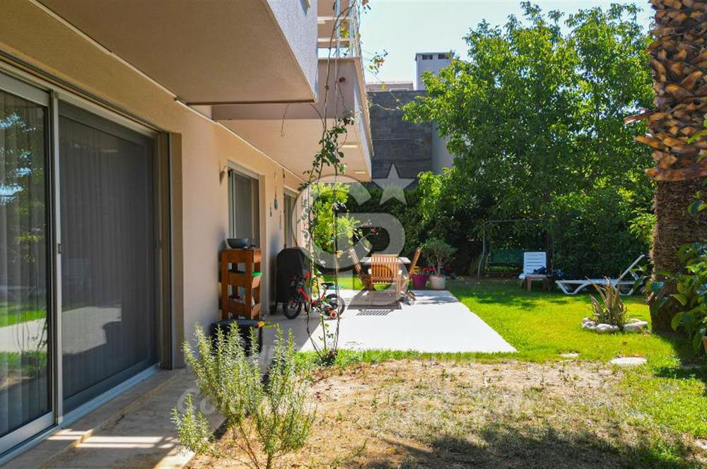 Güzelbahçe Kahramandere Mah. Mimarka Uğur Sitesi Havuzlu Satılık Villa