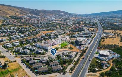 Güzelbahçe Kahramandere Mah. Mimarka Uğur Sitesi Havuzlu Satılık Villa