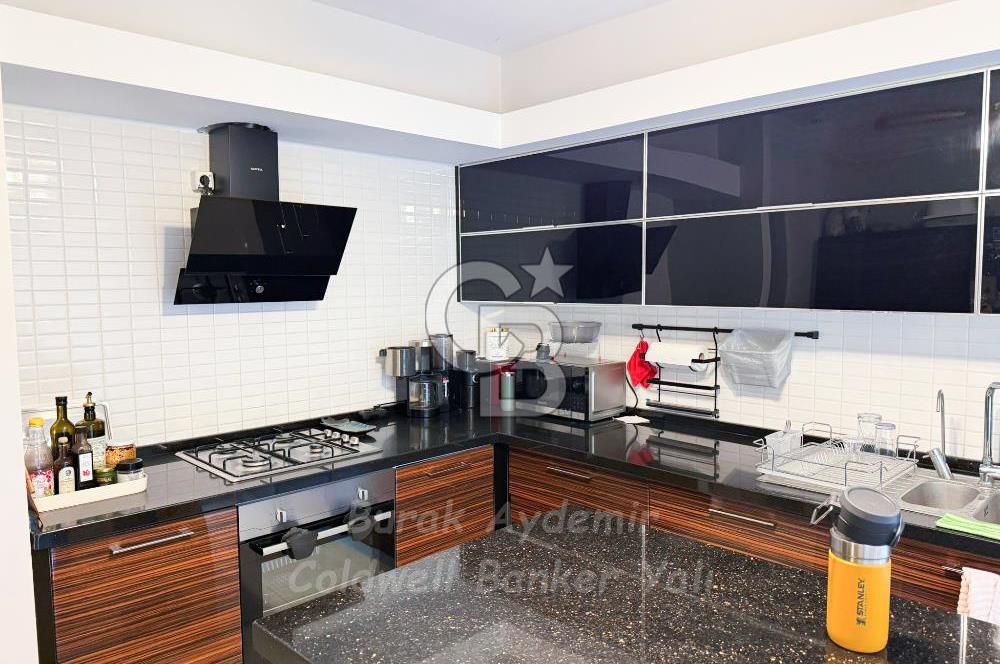 Güzelbahçe Kahramandere Mah. Mimarka Uğur Sitesi Havuzlu Satılık Villa