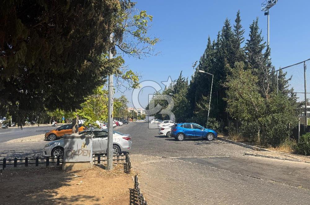 GAZİEMİR ALTAY SPOR TESİSLERİ BÖLGESİNDE 300 M² DEVREN KİRALIK