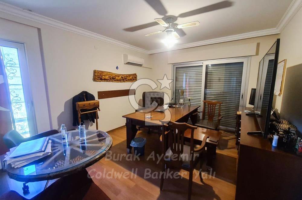 Güzelbahçe Kahramandere Mah. Mimarka Uğur Sitesi Havuzlu Satılık Villa