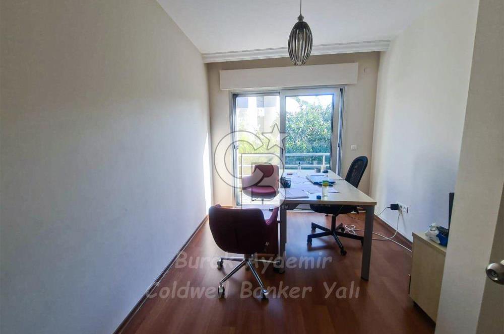 Güzelbahçe Kahramandere Mah. Mimarka Uğur Sitesi Havuzlu Satılık Villa