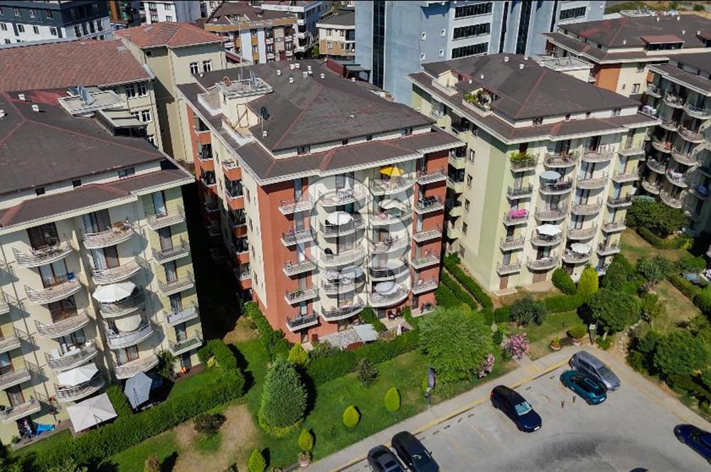 SANCAKTEPE SARIEVLER SİTESİNDE, 152 M² NET BAHÇE KATI