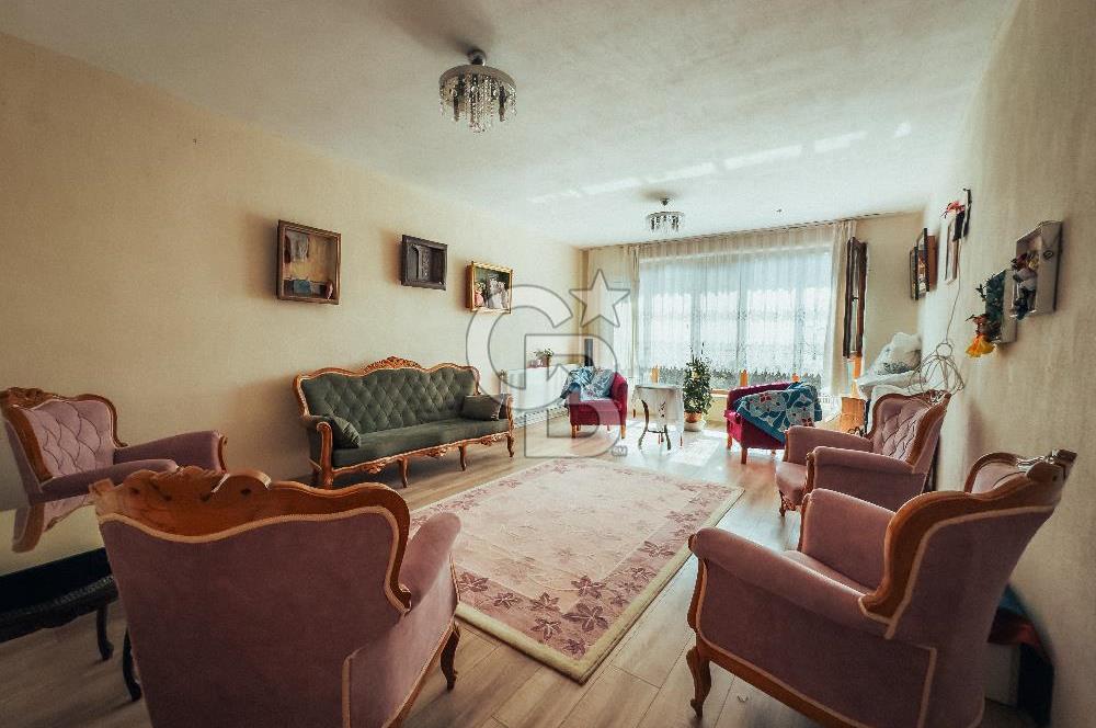 Foça Ilıpınar'da Satılık Müstakil Taş Ev ve Zeytinli Tarla