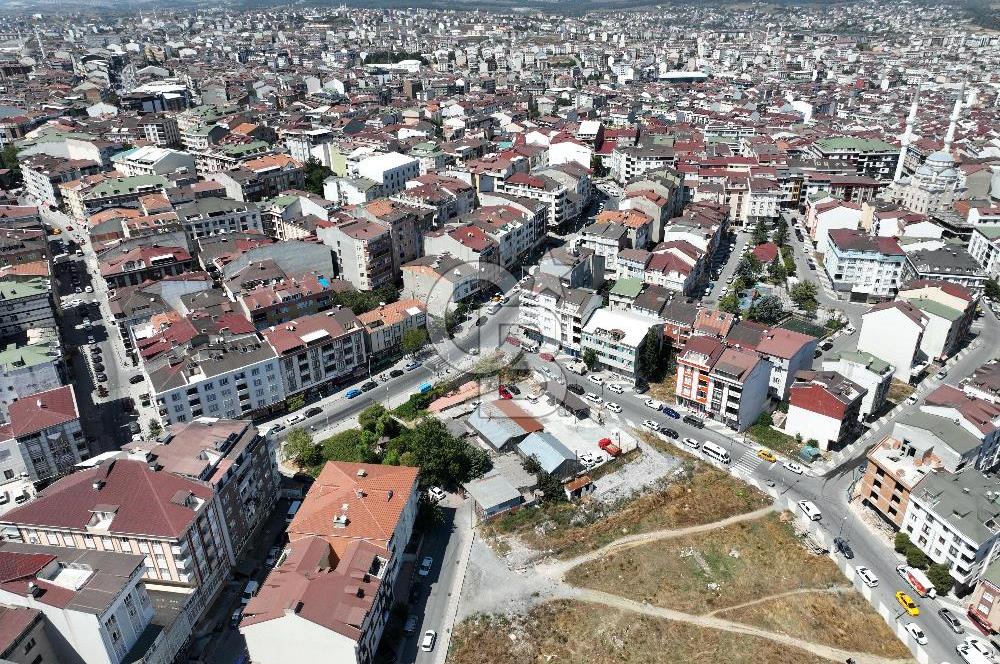 ARNAVUTKÖY'DE MERKEZDE SATILIK ARSA