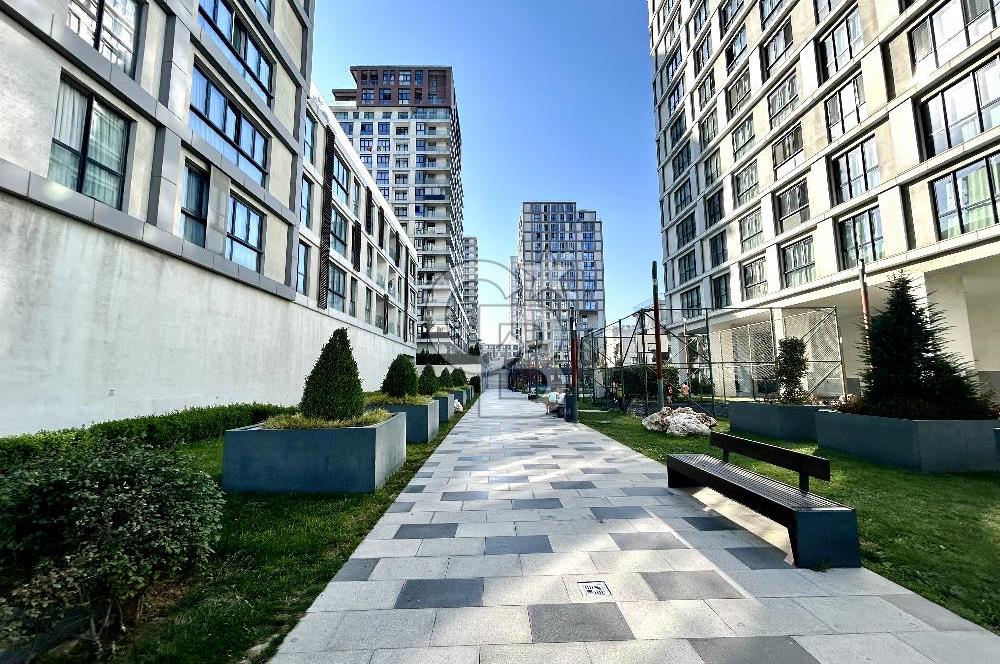 Bahçeşehir Strada 1.Etap Satılık 1+1 Daire Balkonlu Büyük Tip