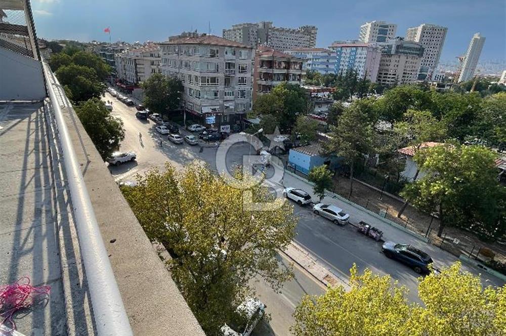 Beşevler de Eşsiz Konum ve Manzarada Lüks Yapılı Asansörlü Daire
