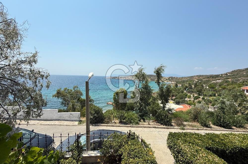 Seferihisar Site İçerisinde Özel Plajlı Müstakil Villa