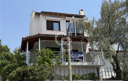 Seferihisar Site İçerisinde Özel Plajlı Müstakil Villa