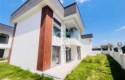 Bornova'da Güvenlikli Havuzlu Site İçinde Satılık 1+1 Daire
