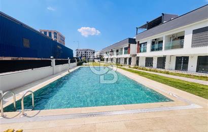 Bornova'da Güvenlikli Havuzlu Site İçinde Satılık 1+1 Daire