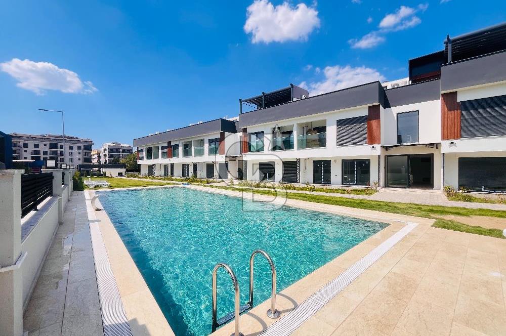 Bornova'da Güvenlikli Havuzlu Site İçinde Satılık 1+1 Daire