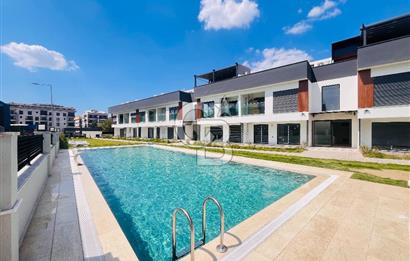 Bornova'da Güvenlikli Havuzlu Site İçinde Satılık 1+1 Daire