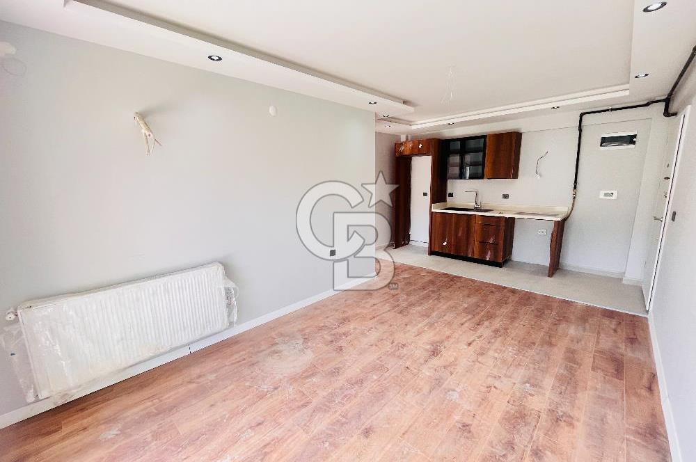 Bornova'da Güvenlikli Havuzlu Site İçinde Satılık 1+1 Daire
