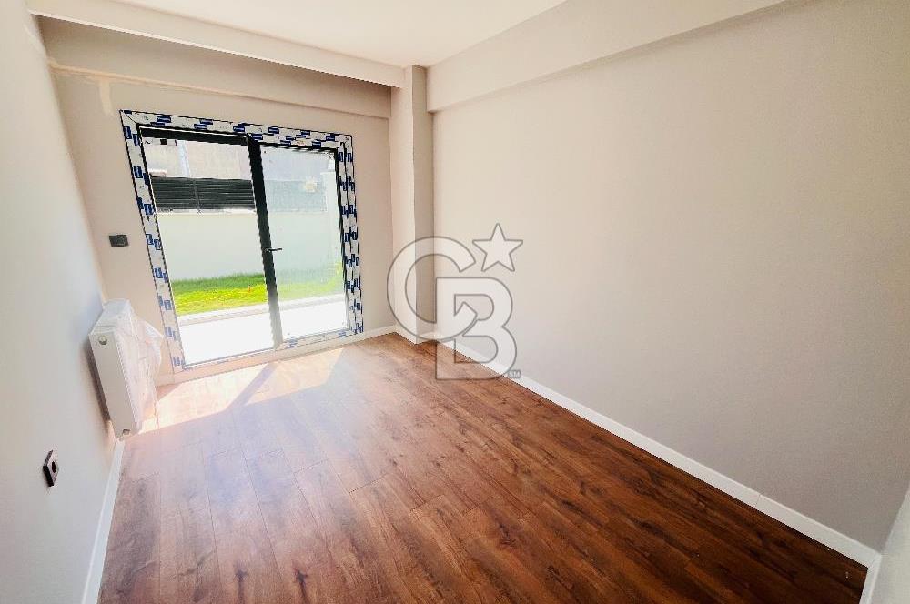 Bornova'da Güvenlikli Havuzlu Site İçinde Satılık 1+1 Daire