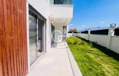 Bornova'da Güvenlikli Havuzlu Site İçinde Satılık 1+1 Daire