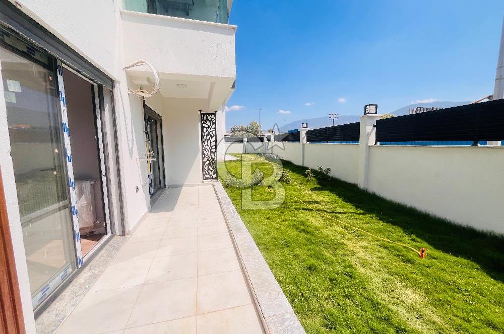 Bornova'da Güvenlikli Havuzlu Site İçinde Satılık 1+1 Daire