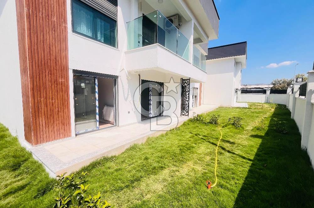 Bornova'da Güvenlikli Havuzlu Site İçinde Satılık 1+1 Daire