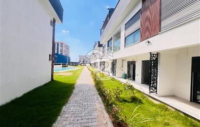 Bornova'da Güvenlikli Havuzlu Site İçinde Satılık 1+1 Daire