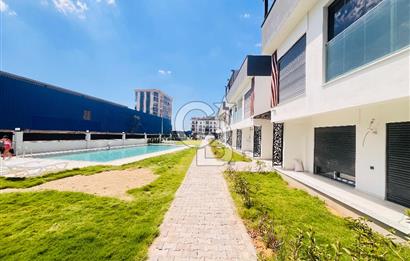 Bornova'da Güvenlikli Havuzlu Site İçinde Satılık 1+1 Daire