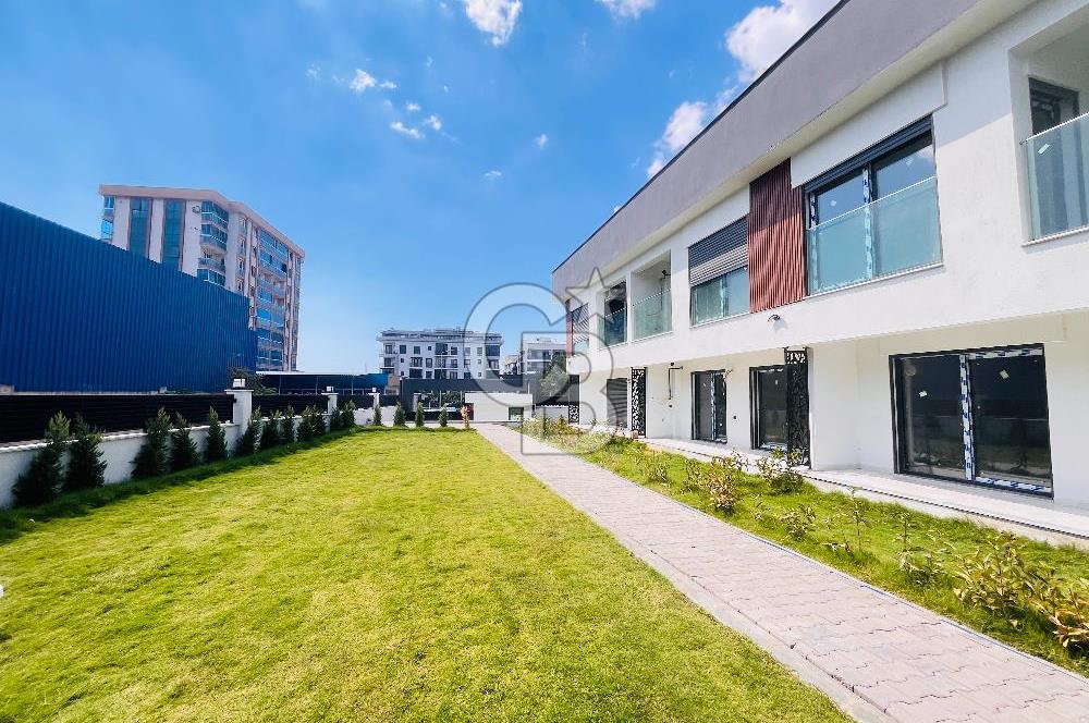 Bornova'da Güvenlikli Havuzlu Site İçinde Satılık 1+1 Daire