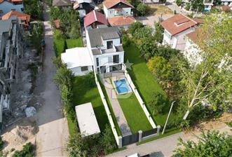 CB ENVOY | Kartepe'de Merkezi Konumda Özel Tasarım 6+1 Villa