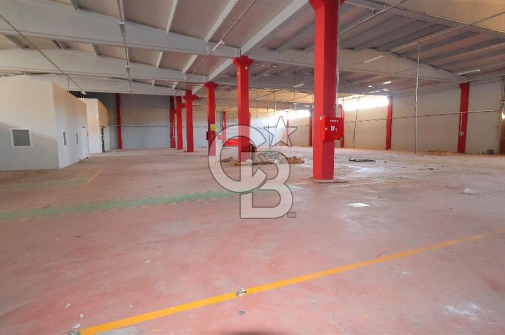 Salihli Organize Sanayi Bölgesi'nde Ankara yolu cepheli köşe...