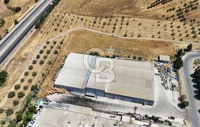 Salihli Organize Sanayi Bölgesi'nde Ankara yolu cepheli köşe...