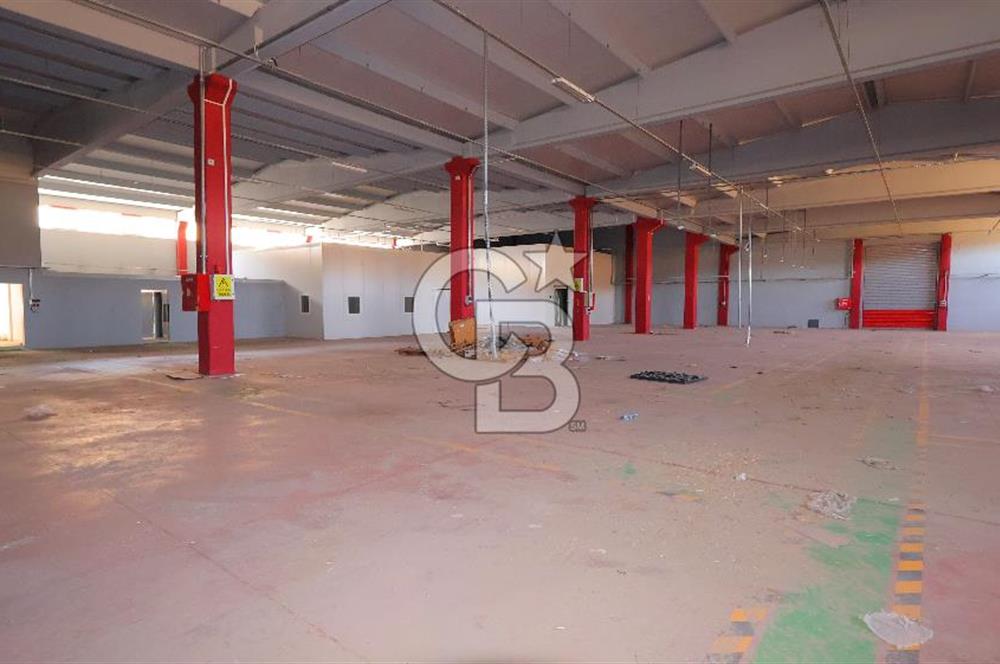 Salihli Organize Sanayi Bölgesi'nde Ankara yolu cepheli köşe...