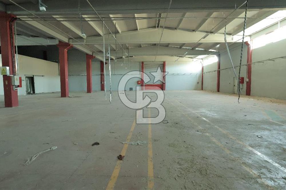 Salihli Organize Sanayi Bölgesi'nde Ankara yolu cepheli köşe...