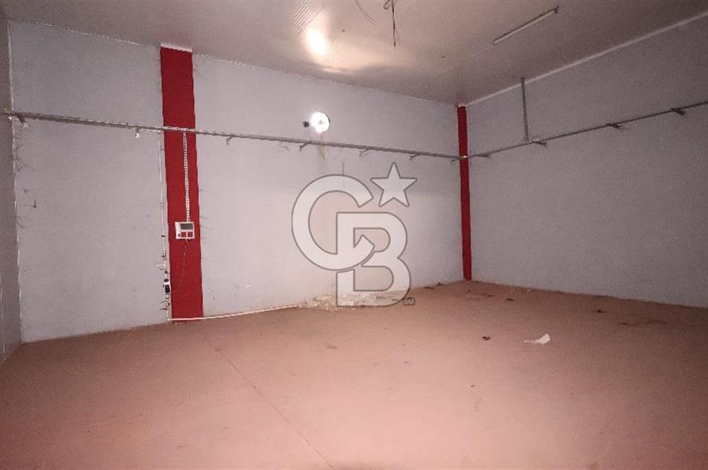 Salihli Organize Sanayi Bölgesi'nde Ankara yolu cepheli köşe...