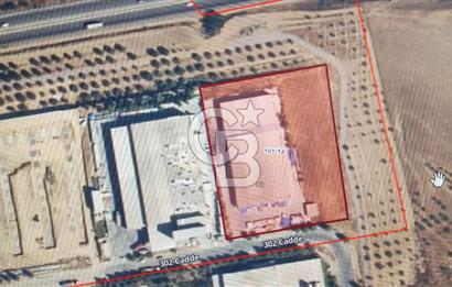 Salihli Organize Sanayi Bölgesi'nde Ankara yolu cepheli köşe...