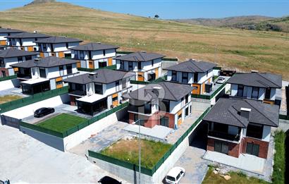 BALIKESİR KARESİ KÖTEYLİ'DE SATILIK MUHTEŞEM VİLLA