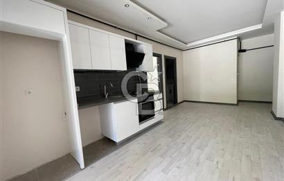 Bornova Myvia 414’te Devirli Kiralık Modern İpek Kirpik & Bakım Salonu – Yüksek Tabela Değeri & Büyük Teras