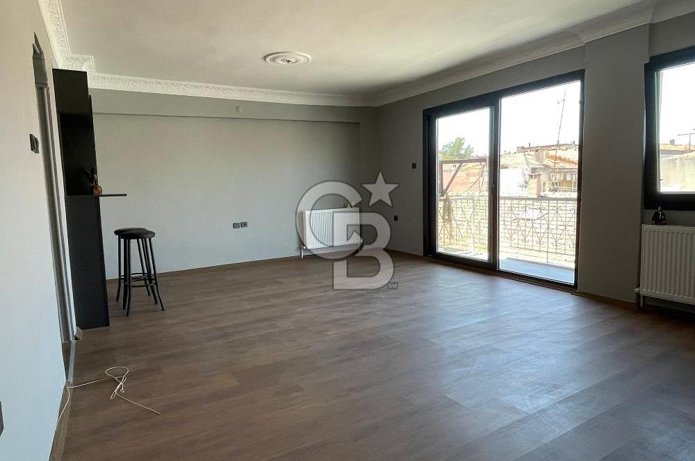 Karşıyaka Bahariye Mahallesinde Satılık 2+1 Daire – Komple Tadilatlı, Kapalı Otoparklı, Merkezi Konumda