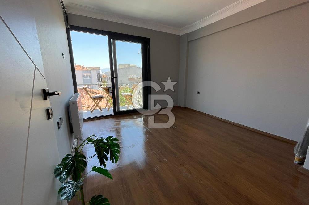 Karşıyaka Bahariye Mahallesinde Satılık 2+1 Daire – Komple Tadilatlı, Kapalı Otoparklı, Merkezi Konumda