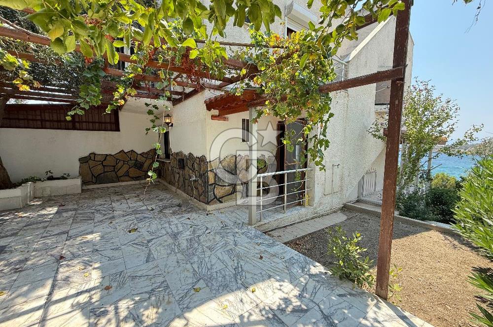 Seferihisar Site İçerisinde Özel Plajlı Müstakil Villa