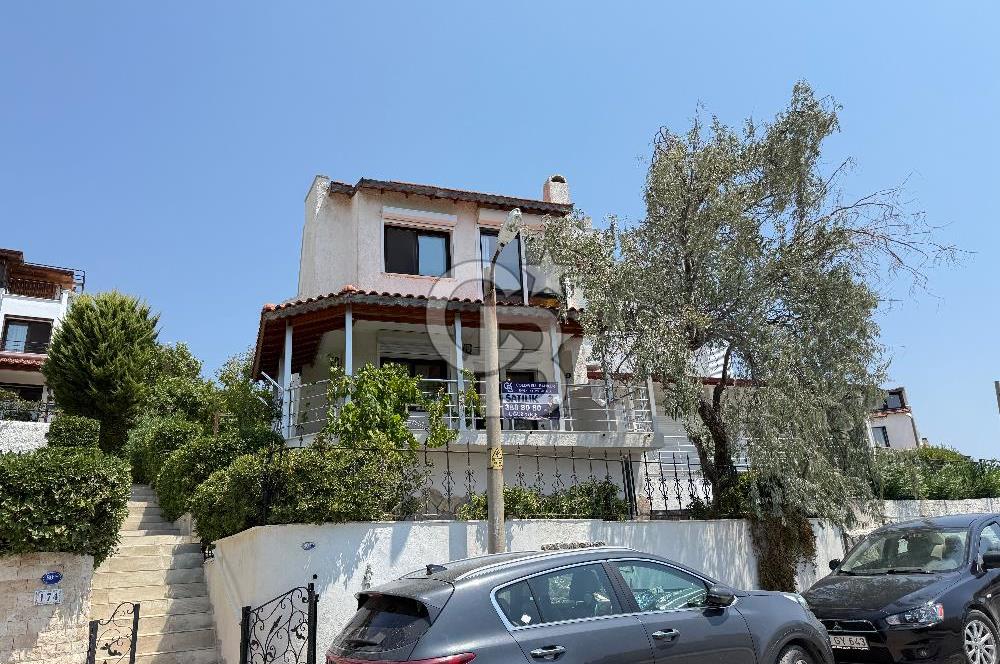 Seferihisar Site İçerisinde Özel Plajlı Müstakil Villa