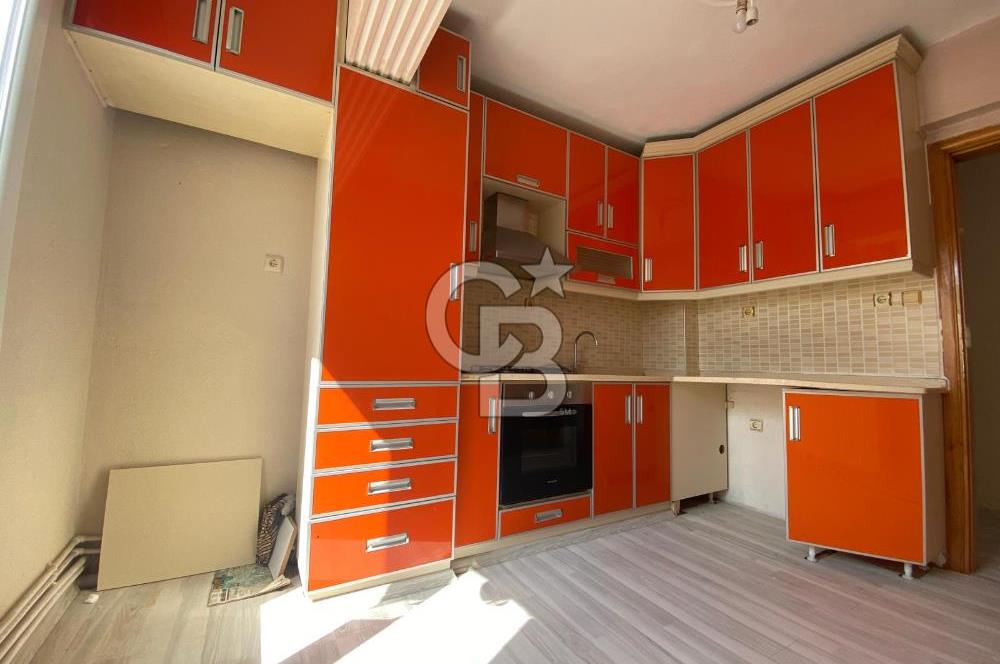 Menemen Türkelli ‘de 3 Katlı Komple Satılık Bina