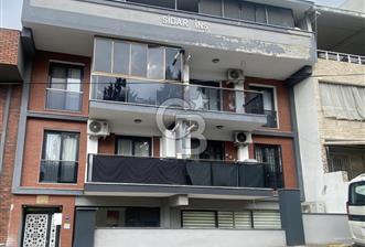 BUCA MENDERES HALK CADDESİNDE EŞYALI SATILIK 1+1  DAİRE