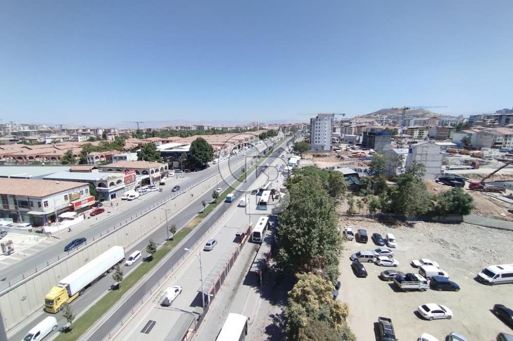 COLDWELL BANKER SAFİR'den ÇEVREYOLU OSMANLI PLAZADA SATILIK OFİS