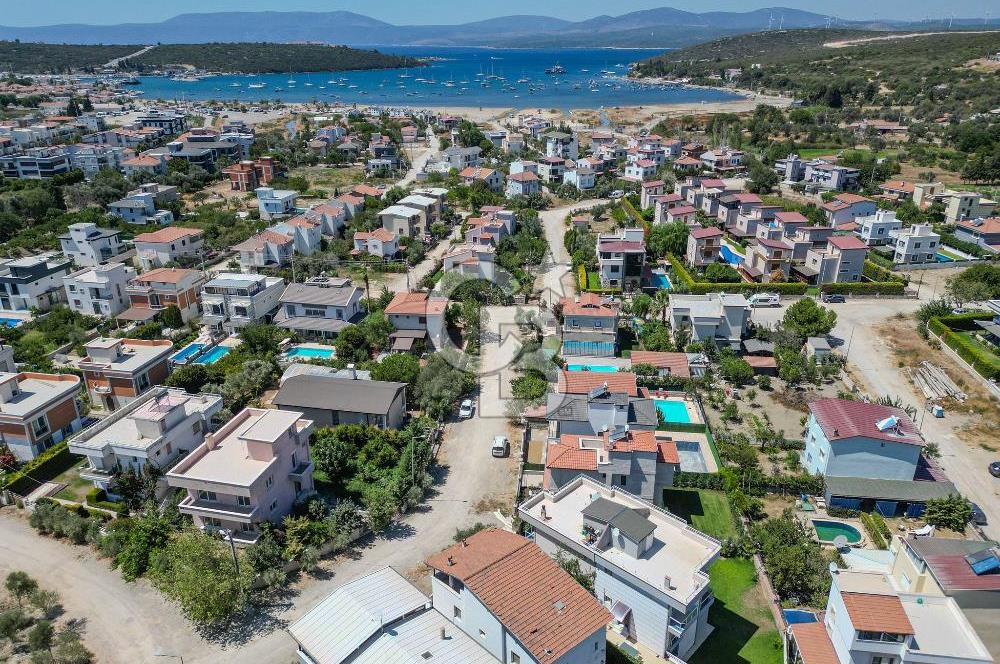 SEFERİHİSAR SIĞACIK 4+2 ÖZEL BAHÇELİ SATILIK VİLLA