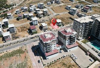MENEMEN KOYUNDERE DE SATILIK CADDE ÜSTÜ ARSA