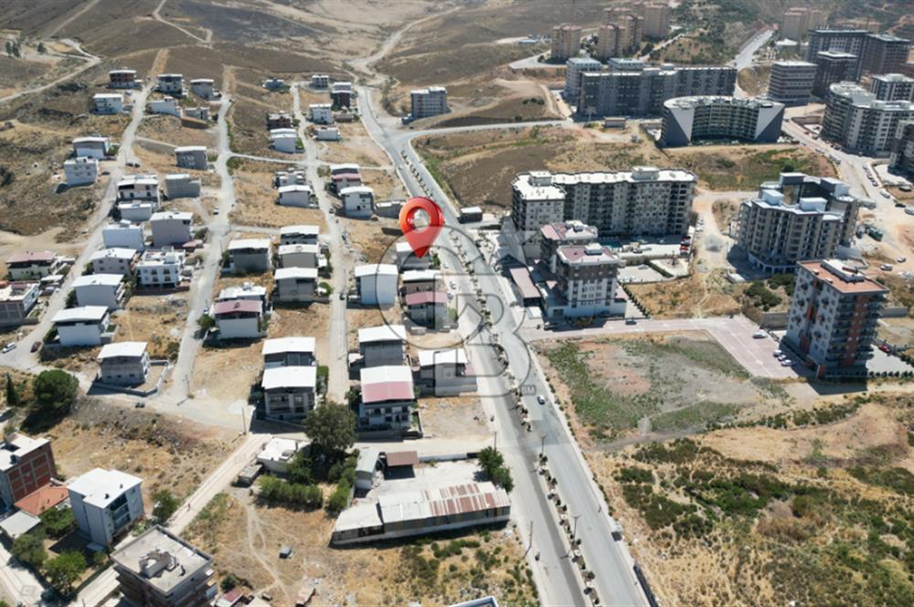 MENEMEN KOYUNDERE DE SATILIK CADDE ÜSTÜ ARSA